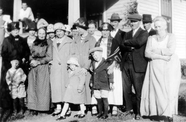 Bosecker Family Get-togther circa 1927